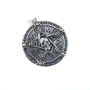 Collier pentagramme gothique en acier inoxydable vintage avec une finition punk oxydée