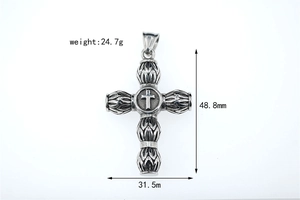 Detailed view of vintage silver cross pendant with dimensions and weight 24.7g