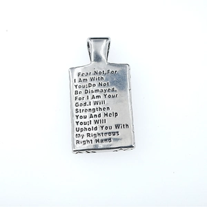 Collier pendentif rectangulaire en acier inoxydable vieilli avec texte gravé