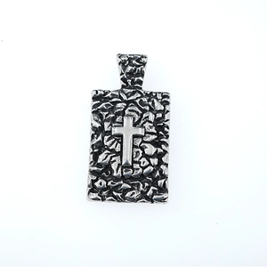Collier avec pendentif rectangulaire en acier inoxydable, croix et texture pierre