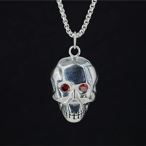 Collier crâne punk rétro avec yeux en cristal rouge sur chaîne box argentée pour hommes et femmes