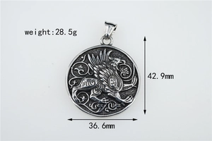 Détails du pendentif médaillon griffon argenté: hauteur 42,9mm et poids 28,5g