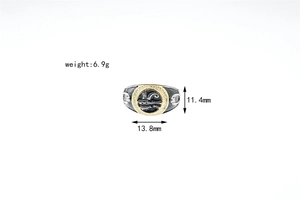 Détails d'une bague scorpion vintage bicolore avec dimensions du produit indiquées