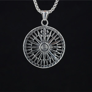 Collier Pendentif Boussole Vintage en Acier Inoxydable Nautique Fleur De Lys Rétro Personnalité Médaillon Bijoux Homme Femme Cadeau