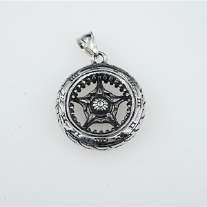 Retro hollow tire rim pendant in stainless steel with star design for men and women