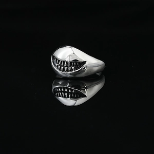 Bague en Acier Inoxydable Vintage Dents Souriantes Grimaçantes Gothique Punk Bouche de Requin Hip Hop pour Hommes Femmes Bijoux Cadeau
