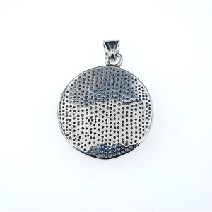 Pendentif rond en acier titane vintage avec texture nid d'abeille et finition polie