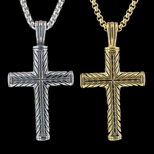 Collier Pendentif Croix en Acier Inoxydable Vintage Hip Hop pour Hommes Femmes Gravé Texture Diagonale Bijoux de Mode Religieux