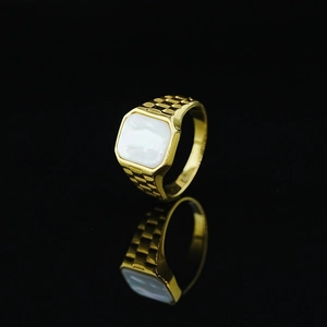 Anello con sigillo in acciaio al titanio con madreperla bianca e design cinturino orologio