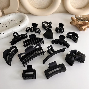 Lot de 13 pinces à cheveux noir mat minimalistes aux formes géométriques pour femmes