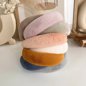 Bandeau en Éponge Épaissie en Peluche Automne Hiver Femme Bande de Cheveux en Fausse Fourrure Douce Accessoire de Cheveux Élégant