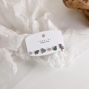 Set di 6 orecchini a lobo con fenicottero e foglie tropicali con strass scintillanti