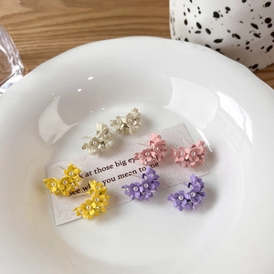 Sweet Floral Stud Earrings Matte Lacquer Alloy Flower Earrings With Copper Earring Post Faux Artificial Pearl Accents For Women Daily Jewelry
