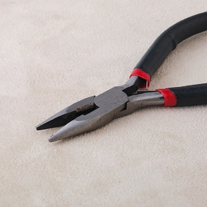 Pince à bec long de précision avec poignée antidérapante pour la création de bijoux et le DIY