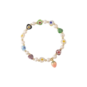 Bracelet bohème avec perles d'eau douce, perles cœur colorées et pendentif fraise