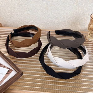 Elegant summer headbands for women featuring stylish twisted fabric design in five colors