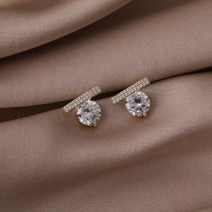 Boucles d'oreilles élégantes en argent S925 avec zircon rond et barre pavée