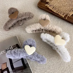 Koreanischer Stil Plüsch Herz Haarkralle Clip Kunstfell Große Haarklammer Herbst Winter Haarschmuck Für Damen Täglich