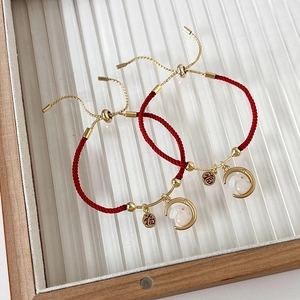 Chinese Stijl Konijn Rood Touw Armband Voor Vrouwen Koperen Maan Hanger Verstelbare Geluksplaat Armband Handgemaakte Sieraden
