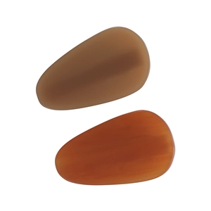 Lot de deux pinces à cheveux en acrylique goutte d'eau en marron mat et motif ambre