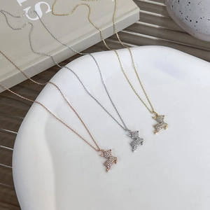 Coffret de colliers renne en or, argent et or rose avec incrustation de zircon