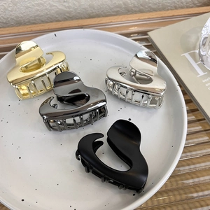 Molla per Capelli in Metallo a Forma di Cuore Irregolare per Donna Clip a Squalo in Lega Traforata Accessori per Capelli Eleganti