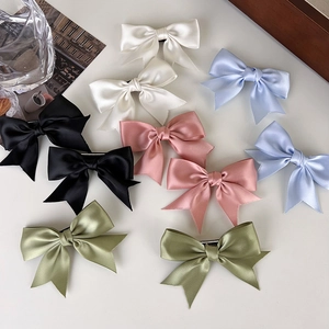 Haarklammern Set aus Satin-Schleifen in Creme, Blau, Schwarz, Rosa und Grün Seide