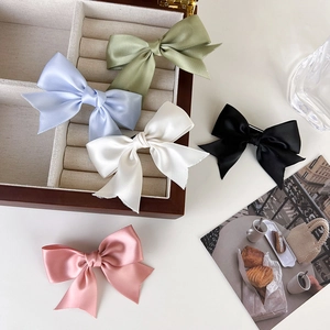 Fünfteiliges Set eleganter Satin-Haarspangen mit Schleifen in Pastellfarben für Frauen
