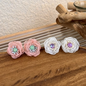 Elegant tulle flower earrings with crystal centers in pink and white floral design