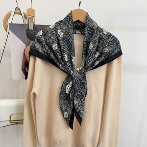 Elegant Camellia Flower Printed Polyester Square Scarf Fashion Grid Shawl For Women Autumn Winter Soft Comfortable Wrap