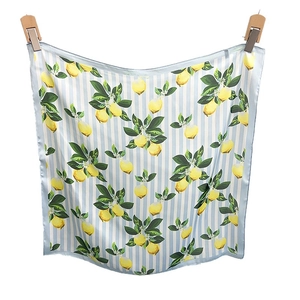 Carré de soie style français avec motif citron et rayures bleues fraîches