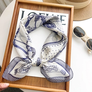 Carré Rétro Français Pour Femmes Élégant Aspect Satin Polyester Foulard De Cou Paisley Pois Imprimé Pour Bureau Quotidien Voyage Mode