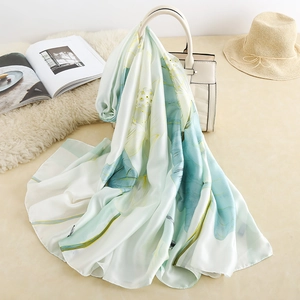 Foulard Élégant en Poliester Imprimé Fleurs de Lotus pour Femmes Châle en Satin Léger Grand Enveloppement de Plage