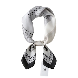 Sciarpa di seta satinata 70cm con motivo geometrico a blocchi di colore grigio bianco nero