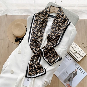 Elegante Dames Satijnen Satijnn Sjaal Luxe Paardenbit Ketting Print Halsdoek Met Imitatie Kunstparel Mode Haarband Tas Sjaal
