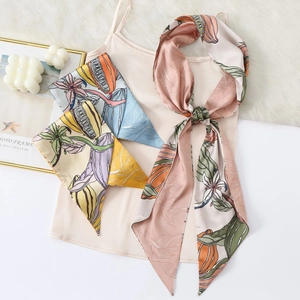 Eleganter Damen Schmaler Satinnschal mit Botanischem Blumendruck Haarband Doppellagiges Dekoratives Halstuch Band für Anzüge