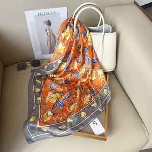 Élégant Carré de Soie en Satin Fleuri pour Femmes Motif Rétro Décoratif Sensation de Soie Foulard Mode Bureau Accessoire de Sac