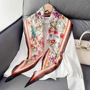 Foulard en Satin Élégant de Style Coréen avec Imprimé Floral et Papillon pour Femmes Châle Décoratif Long et Léger