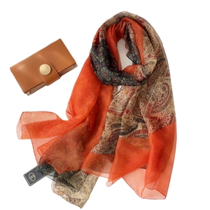 Châle de plage élégant à motif cachemire et fleurs orange et marron en soie