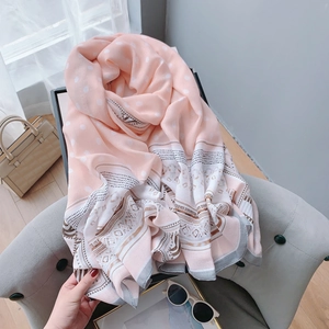 Écharpe de Mode en Polyester pour Femmes Longue Imprimée à Pois Châle Élégant Écharpe Géométrique pour le Quotidien