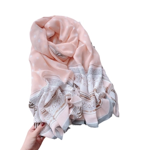 Écharpe femme en coton et lin rose à pois avec des motifs géométriques bohèmes