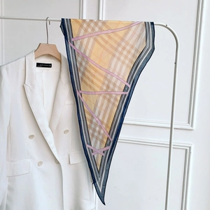 Élégant Femmes Mode Foulard en Satin Style Coréen Carreaux Chaîne Imprimé Mince Gaze Bureau Professionnel Écharpe en Polyester