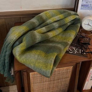Écharpe d'hiver épaisse et chaude à rayures vertes et jaunes avec de longs franges