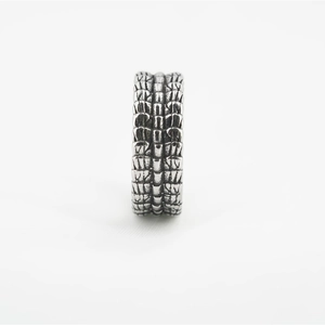 Vintage silver punk dragon scale ring made of titanium steel with textured bone pattern