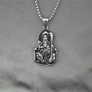 Collana con Ciondolo Guan Yu in Acciaio al Titanio Retrò Ciondolo a Rilievo Figura Guerriero Vintage Gioielli Religiosi per Uomo Donna