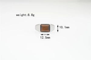 Detail view of square tiger eye stone ring with dimensions 12.5mm and 8.8g weight