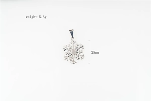 Spécifications de taille du pendentif flocon de neige, hauteur 25mm et poids de 5,6g