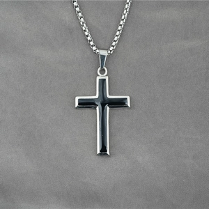 Collier Pendentif Croix Noire en Acier Titane Bijoux Street Rétro Hip Hop Pour Hommes Femmes Collier Croix Chrétienne