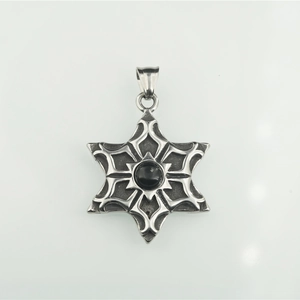 Collier hexagramme gothique en acier vintage avec une pierre précieuse noire centrale