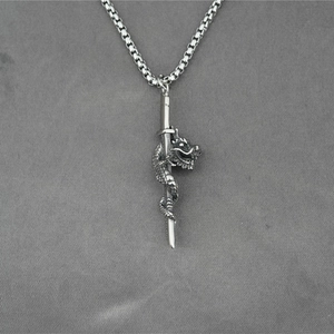 Vintage Punk Edelstahl Drache Umhüllt Schwert Anhänger Halskette Antik Silber Goth Schmuck Für Herren Damen Alltags Accessoire